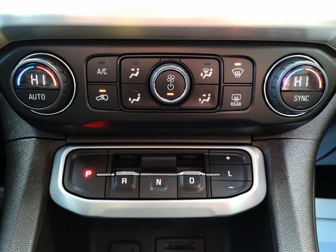 Used 2023 GMC Acadia SLT w/ Elevation Edition image 13