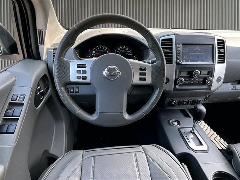 Used 2020 Nissan Frontier SV AWD/4WD image 6