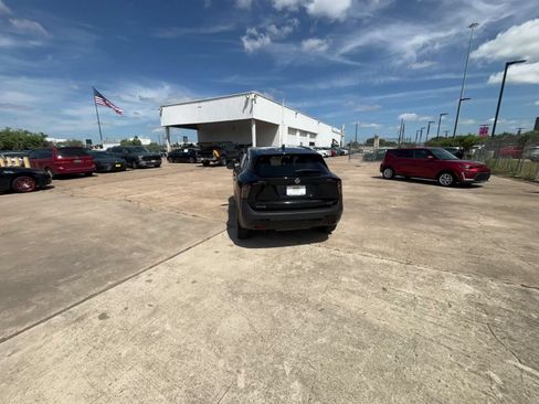 Used 2026 Nissan Kicks SV w/ Cold Weather Package AWD/4WD image 16