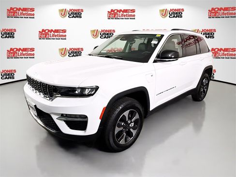 Used 2023 Jeep Grand Cherokee 4WD 4xe image 16