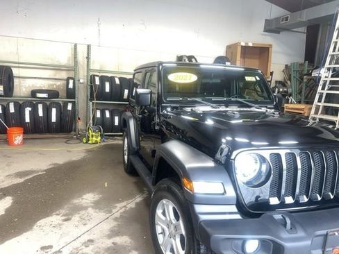 Used 2021 Jeep Wrangler Sport S image 6