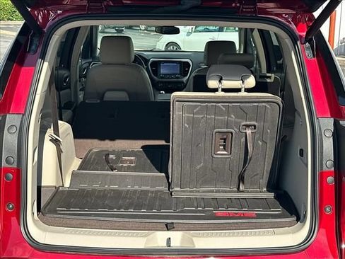 Certified 2019 GMC Acadia Denali w/ Technology Package FWD image 33