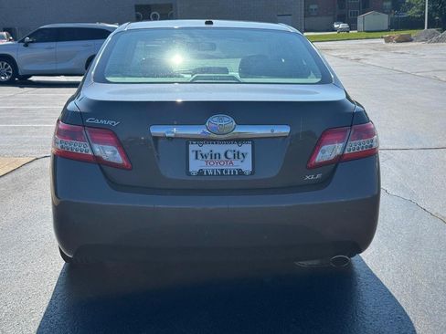 Used 2011 Toyota Camry XLE w/ SE/XLE Extra-Value Pkg FWD image 6