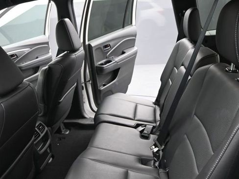 Used 2023 Honda Passport EX-L image 16