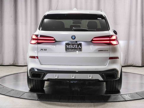 Used 2024 BMW X5 xDrive50e w/ M Sport Package AWD/4WD image 3