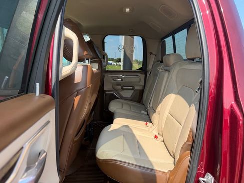 Used 2019 RAM 1500 Laramie AWD/4WD image 13