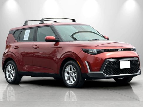 Used 2023 Kia Soul LX w/ LX Technology Package FWD image 9