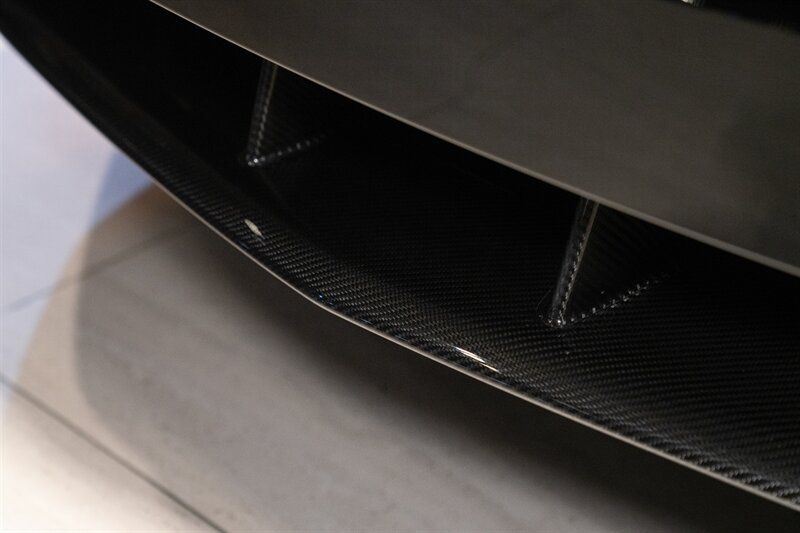Used 2023 Lamborghini Urus Performante AWD/4WD image 27