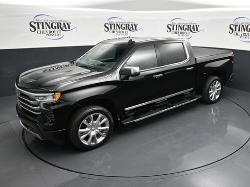 Used 2025 Chevrolet Silverado 1500 High Country w/ High Country Premium Package AWD/4WD image 14