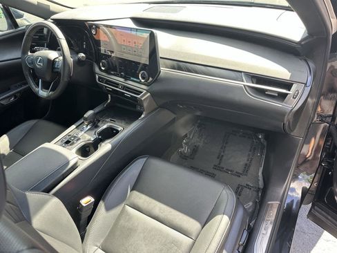 Used 2025 Lexus RX 350h image 12