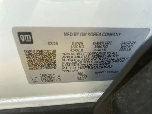 Used 2025 Chevrolet Trax LT w/ LT Convenience Package FWD image 34