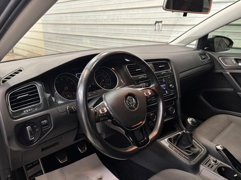Used 2019 Volkswagen Golf S FWD image 12