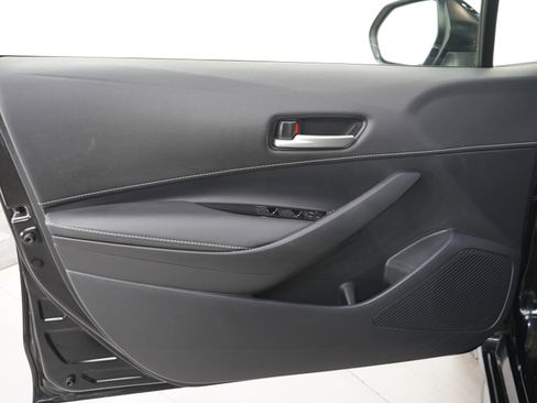 Used 2025 Toyota Corolla Hatchback w/ SE Package FWD image 20