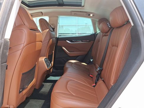 Used 2017 Maserati Levante w/ Sport Package image 10