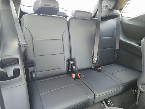 New 2027 Chevrolet Traverse LT w/ Midnight/Sport Edition FWD image 15