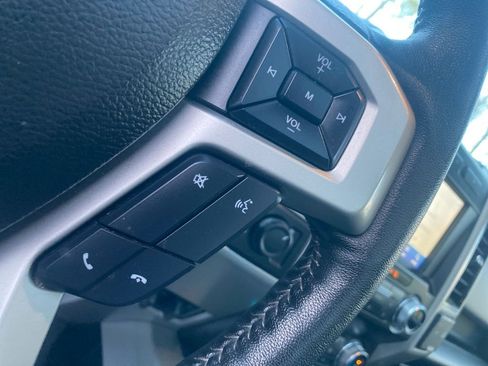 Used 2019 Ford F150 Lariat w/ Equipment Group 502A Luxury image 40