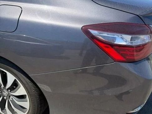 Used 2017 Honda Accord EX-L image 18