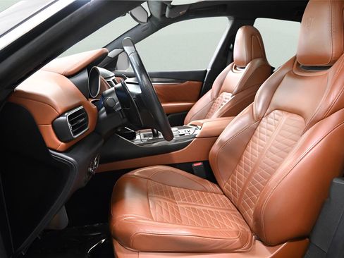 Used 2019 Maserati Levante GTS AWD/4WD image 11