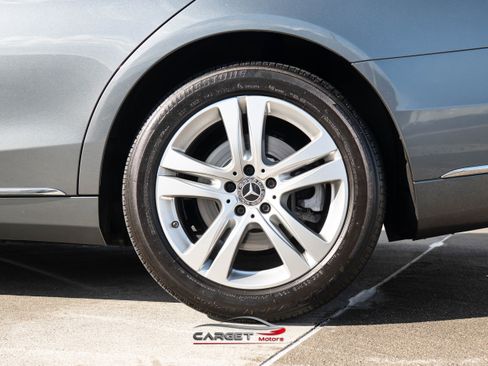 Used 2019 Mercedes-Benz S 560 4MATIC Sedan w/ Premium Package image 12