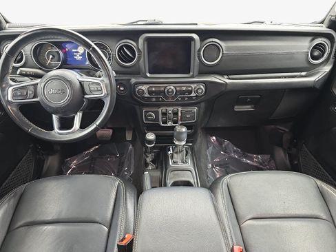 Used 2019 Jeep Wrangler Unlimited Sahara AWD/4WD image 9