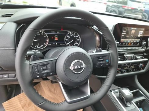 New 2025 Nissan Pathfinder SV w/ Black Appearance Package image 20