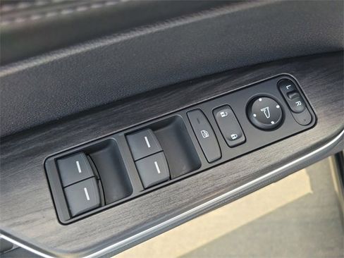 Certified 2019 Honda Clarity Plug-In Hybrid image 20