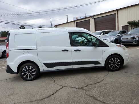 Used 2017 Ford Transit Connect XLT image 11