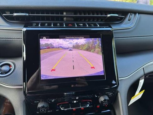 New 2025 Jeep Grand Cherokee Altitude image 34