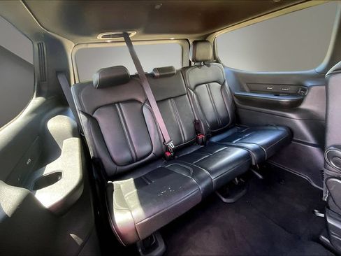 Used 2022 Jeep Wagoneer Series III w/ Flexible Seating Group AWD/4WD image 18
