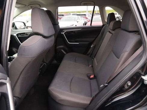 Certified 2022 Toyota RAV4 LE AWD/4WD image 9