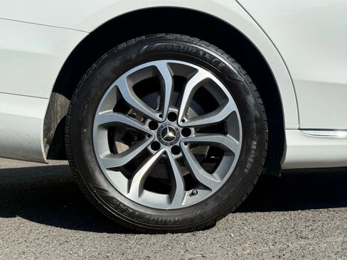 Used 2018 Mercedes-Benz C 300 4MATIC Sedan image 30