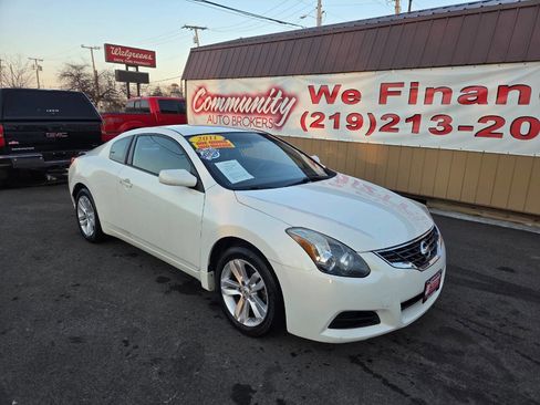 Used 2011 Nissan Altima 2.5 S image 1
