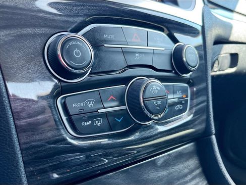 Used 2019 Chrysler 300 Touring w/ Sport Appearance Package RWD image 15
