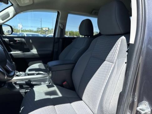 Used 2022 Toyota Tacoma SR5 image 9