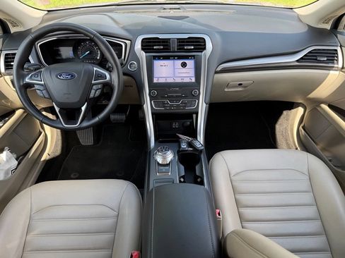 Used 2019 Ford Fusion SEL FWD image 16