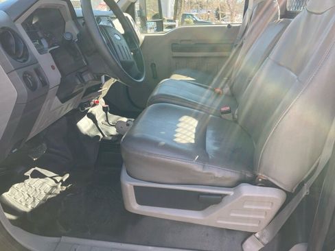 Used 2008 Ford F550 4x4 Regular Cab Super Duty image 11