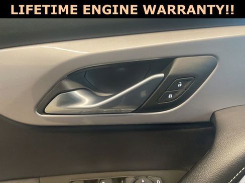 Used 2025 Chevrolet Blazer LT image 13