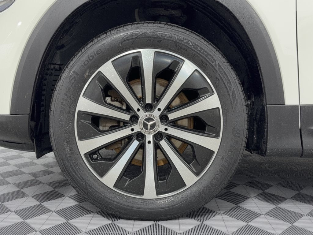 Used 2021 Mercedes-Benz GLB 250 image 13