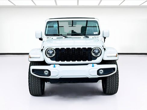Used 2024 Jeep Wrangler High Altitude image 2