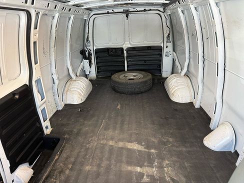 Used 2021 Chevrolet Express 3500 Extended w/ Driver Convenience Package RWD image 15