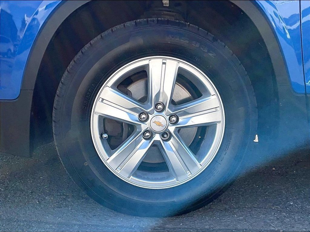 Used 2015 Chevrolet Trax LT w/ LT Plus Package AWD/4WD image 7