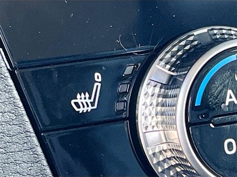 New 2025 Mitsubishi Outlander SE image 20