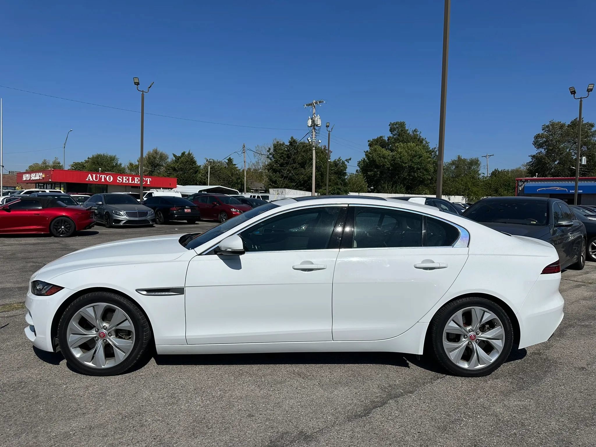 Used 2020 Jaguar XE S RWD image 35