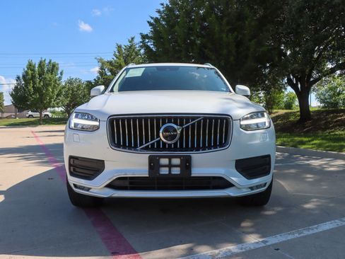 Used 2020 Volvo XC90 T6 Momentum w/ Protection Package Premier AWD/4WD image 2