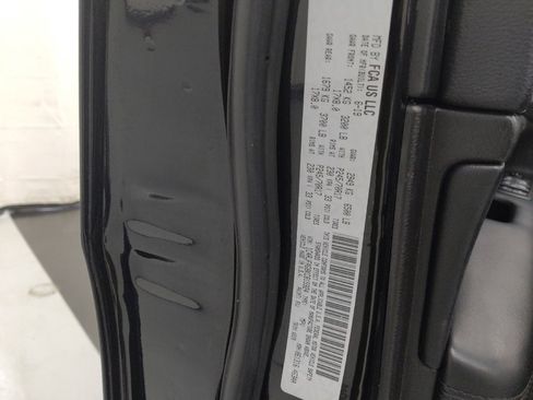 Used 2019 Jeep Grand Cherokee Laredo image 33