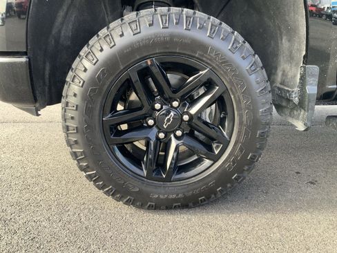 Used 2022 Chevrolet Silverado 1500 LT Trail Boss w/ LPO, Dark Essentials Package image 18