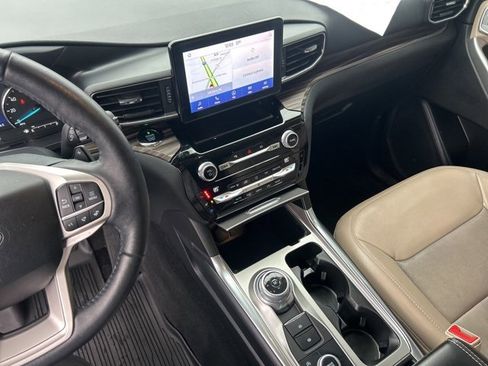 Used 2021 Ford Explorer Limited w/ Equipment Group 301A image 31