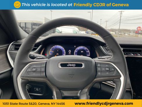 New 2025 Jeep Grand Cherokee Limited w/ Black Appearance Package image 14