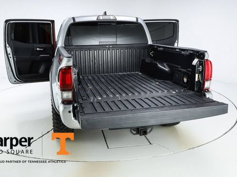 Used 2019 Toyota Tacoma TRD Off-Road w/ Technology Package AWD/4WD image 65