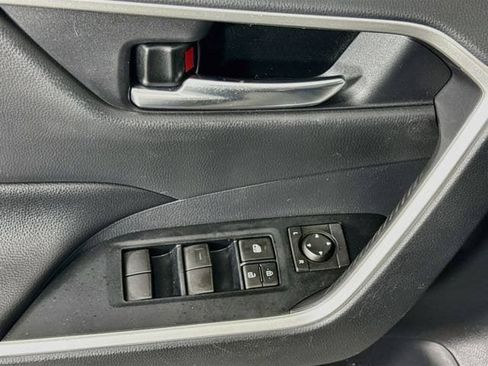 Certified 2019 Toyota RAV4 XLE w/ Convenience Package FWD image 19